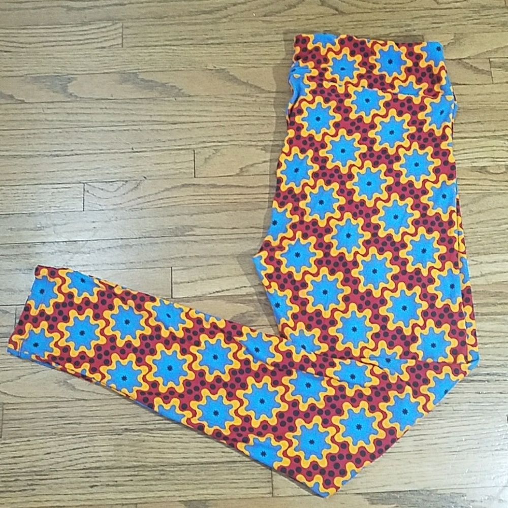 LuLaRoe Tall & Curvy Leggings.